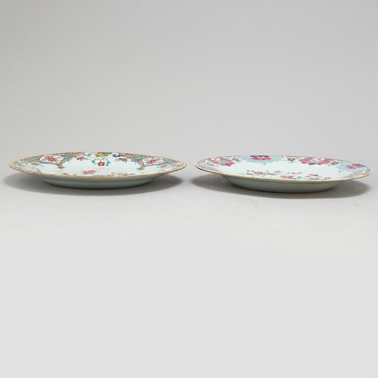 Six (2+2+1+1) famille rose plates, Qing dynasty, 18th century.