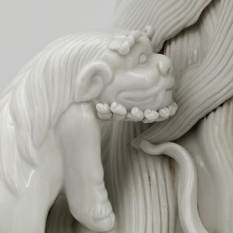 FIGURINER, ett par, blanc de chine. Kina, 1900/2000-tal.
