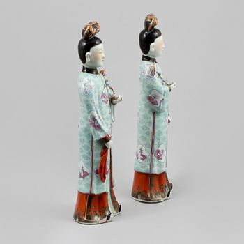 FIGURINER, ett par, porslin, Kina, 1900-tal.