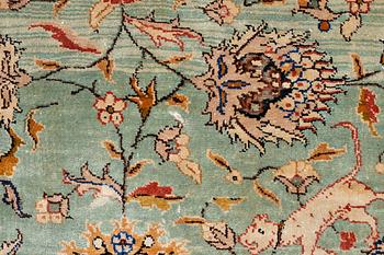 Matta, silke och metall Kayseri, Anatolien, ca 184 x 132 cm.