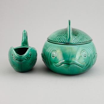 Two pieces faiance fish service by Sarreguemines, France.