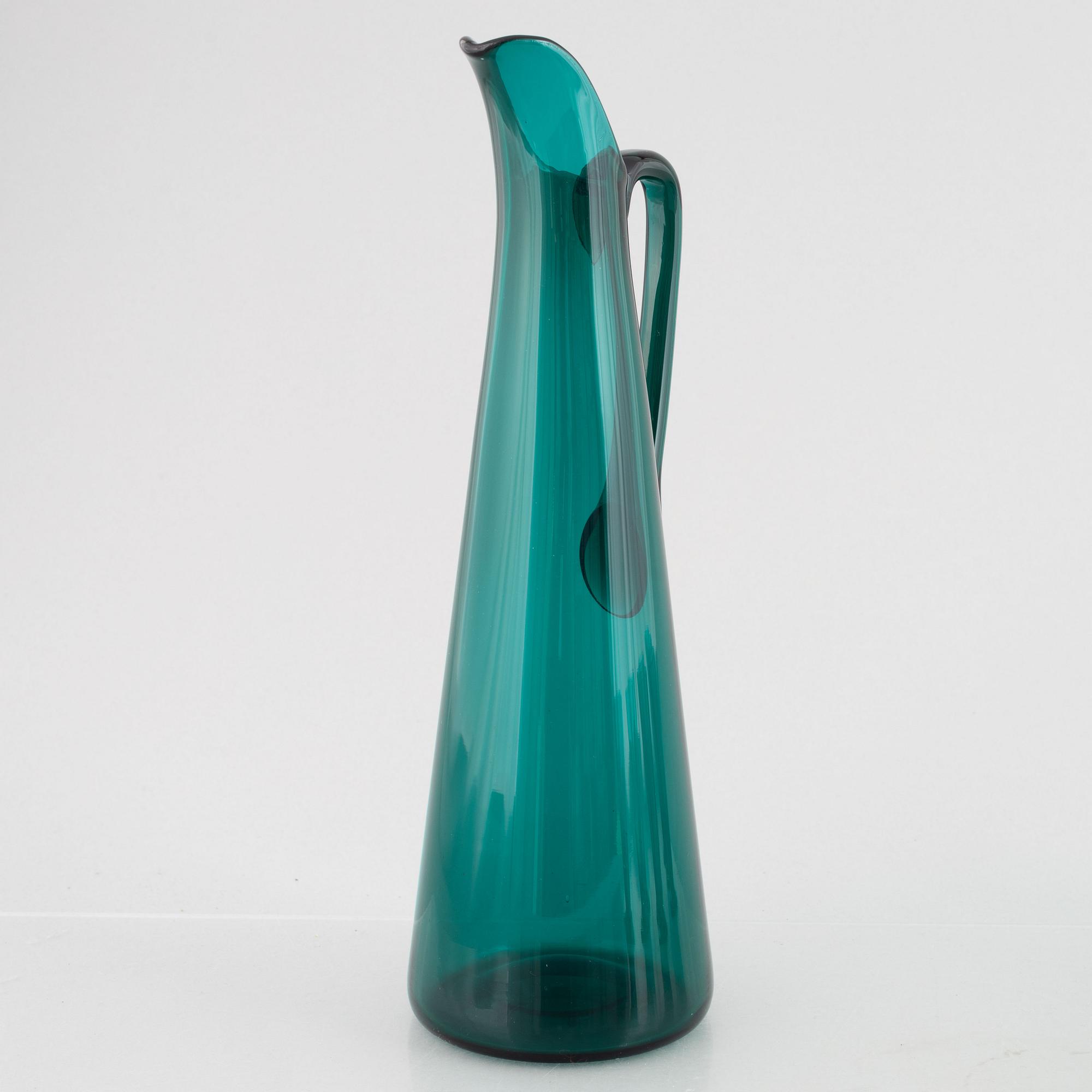 Nanny Still, a glass carafe with ten glasses, model T/335, Riihimäen Lasi Oy, in production 1950-1966.