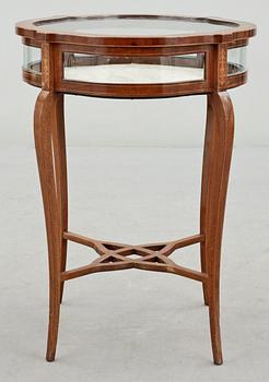 MONTERBORD, Louis XV-stil, 1900-talets första hälft.