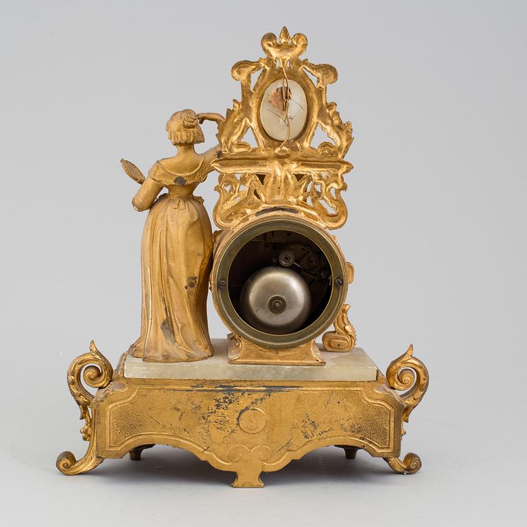 A late 1800s table clock.