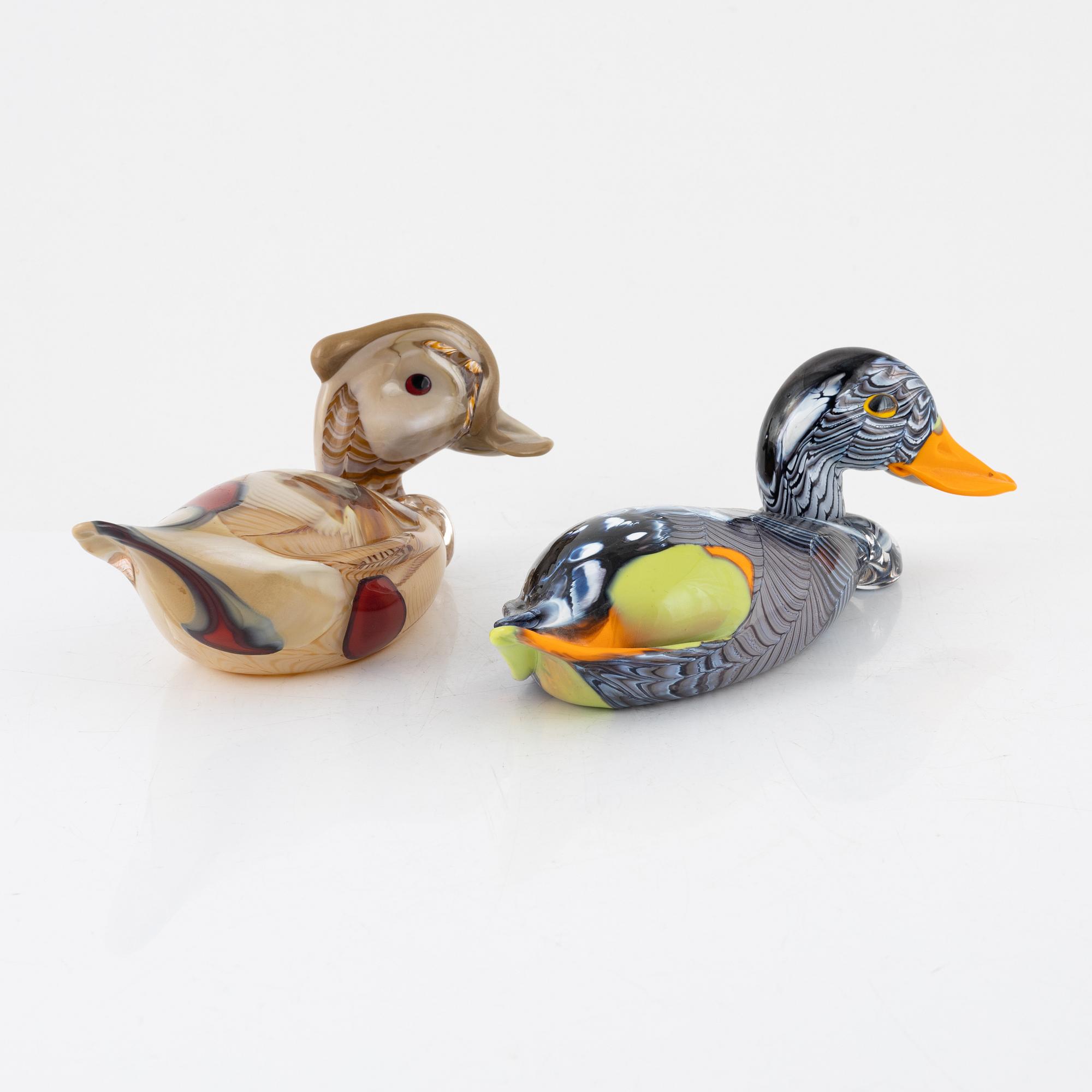 Christopher Ramsey, skulpturer, glas, 2 st, signerade och daterade 2010.