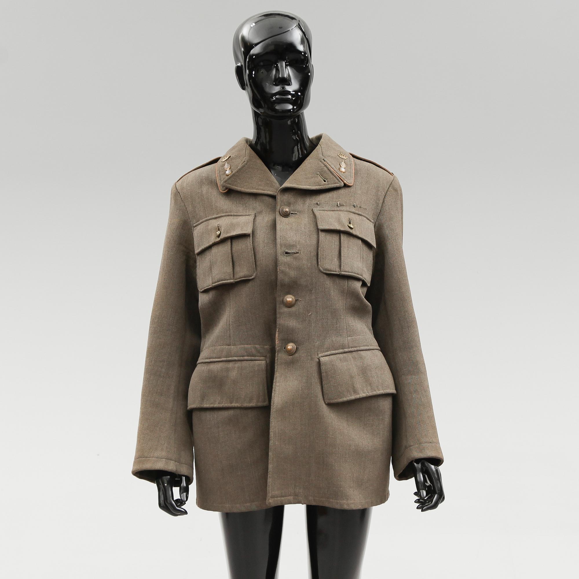 UNIFORMSJACKOR, 2 st, Sverige, artilleriregemente, 1948.