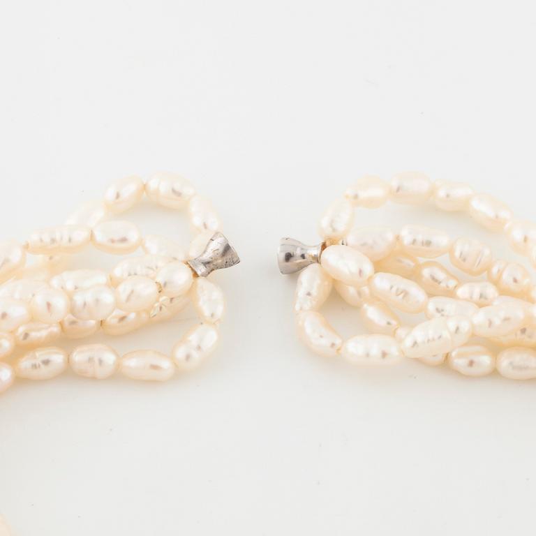 OLE LYNGGAARD,a cultured pearl necklace and bracelet.