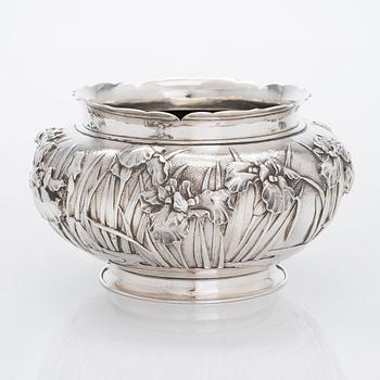 An Arthur & Bond sterling silver flower pot, Yokohama, late Meiji-era, circa 1900.