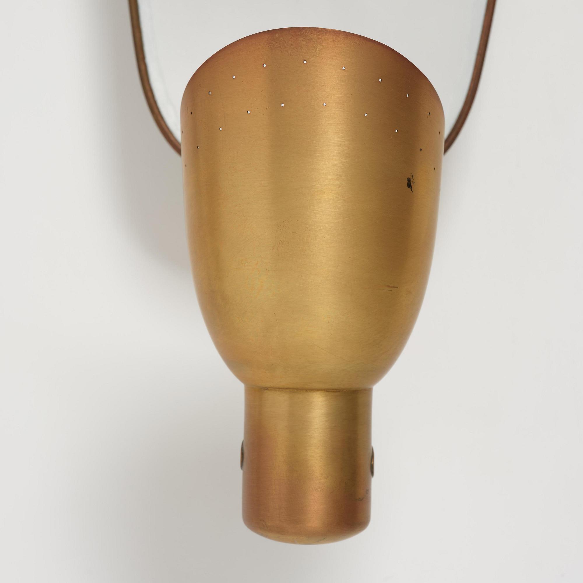 Carl-Axel Acking, vägglampor, ett par, modell "5029", Bröderna Malmströms Metallvarufabrik, Malmö, 1940-tal.