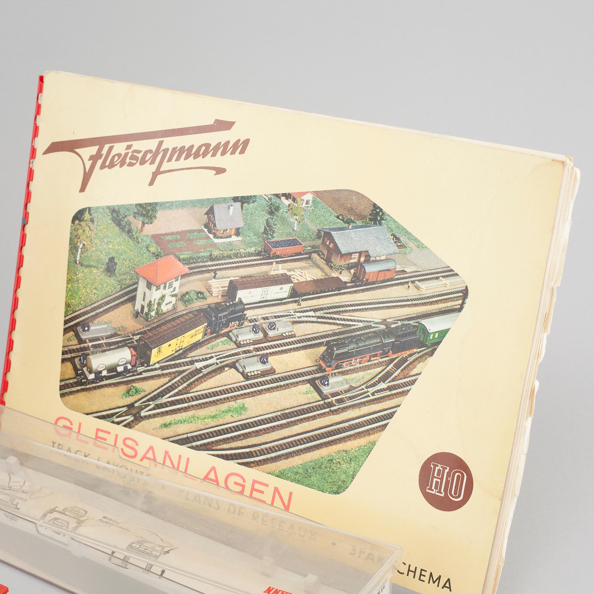 A collection of mainly Fleischmann toy trains, 12 pieces from the second half of the 20th century.