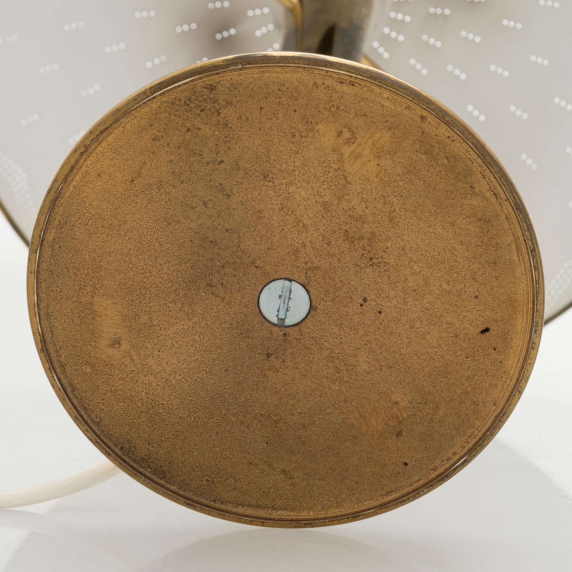 Paavo Tynell, pöytävalaisinpari, malli 5061, Idman 1900-luvun puoliväli.