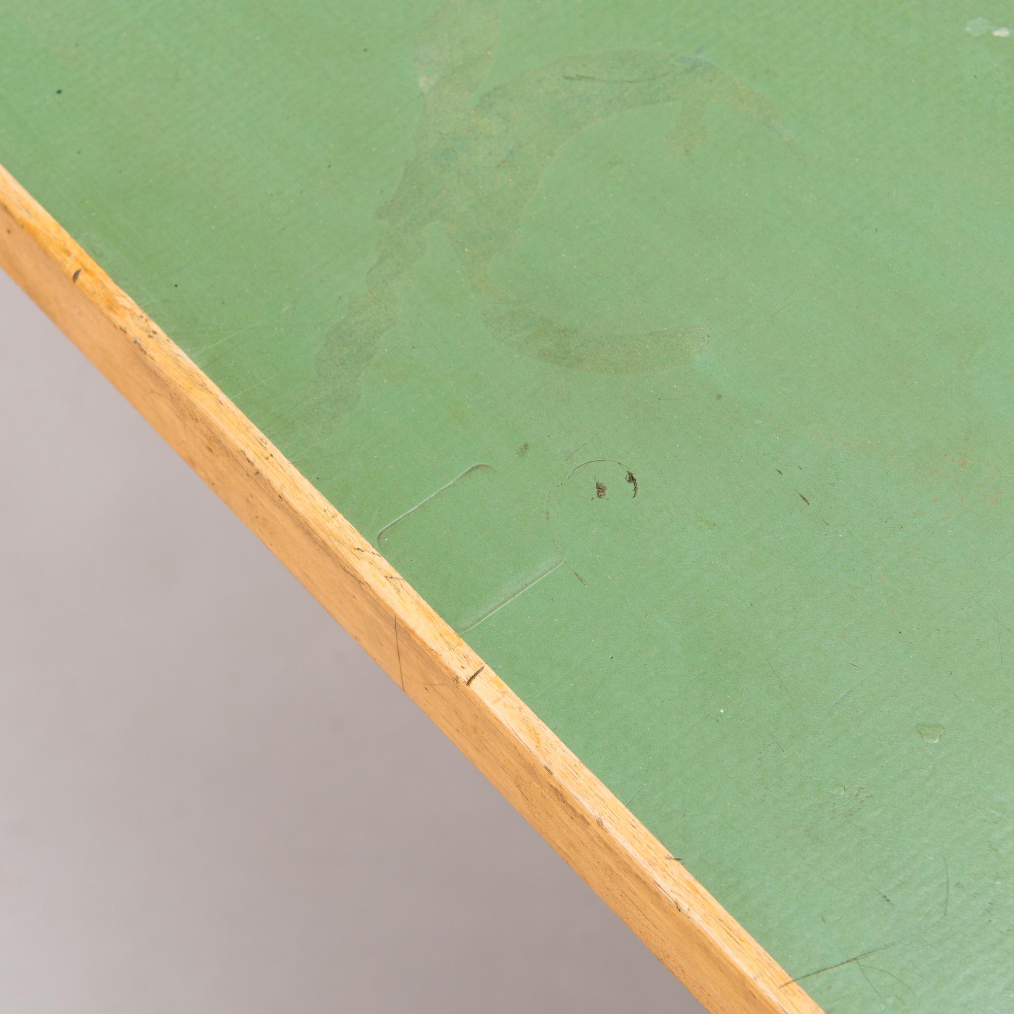 Alvar Aalto, bord, modell 82 för O.Y. Huonekalu-ja Rakennustyötehdas A.B. 1900-talets mitt.