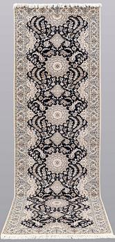 A Nain runner carpet, part silk Sk 6LAA, 337 x 103 cm.