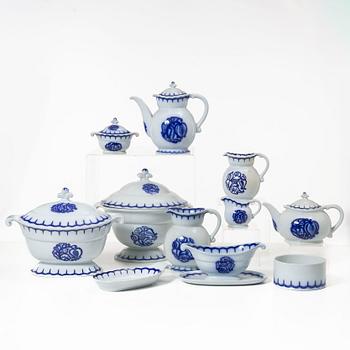 Wilhelm Kåge, servis, 84 delar, "Liljeblå", Gustavsberg.