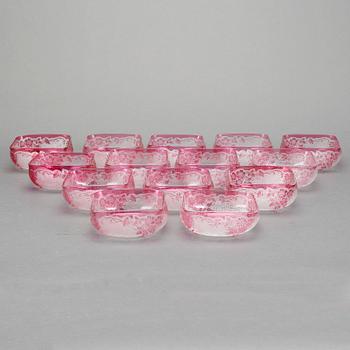 SKÖLJKOPPAR 14 st, glas, omkring år 1900.