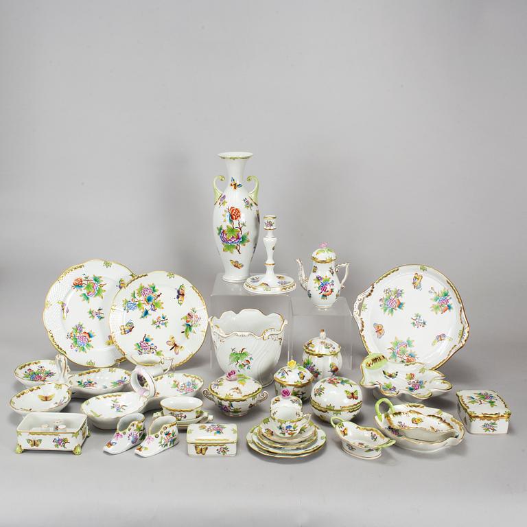 71 psc Herend, mostly "Queen Victoria".