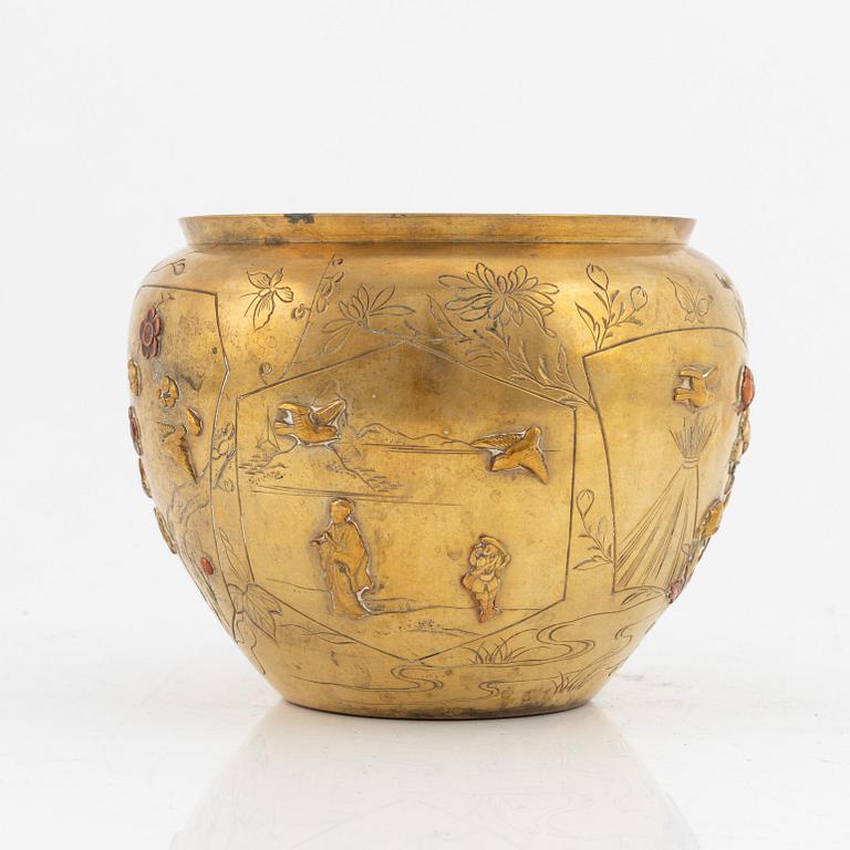 Ytterfoder, brons, Japan, Meiji (1868-1912).