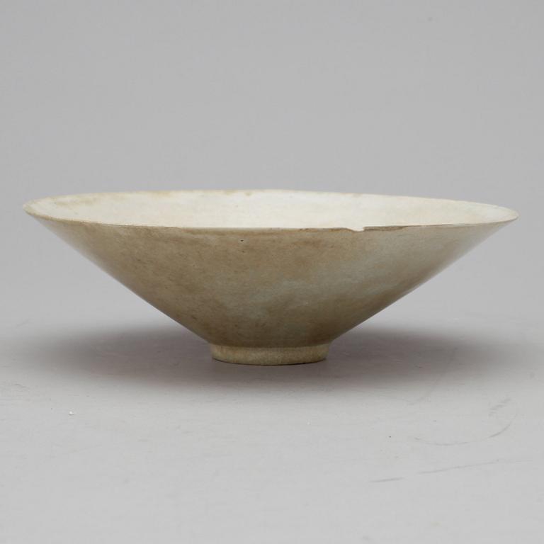 SKÅLFAT, keramik, troligen Yuan dynastin (1279-1368).