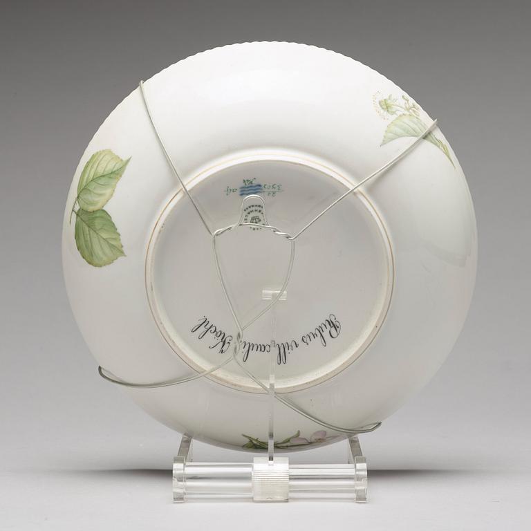 A set of five Royal Copenhagen 'Flora Danica' dishes, Denmark, 20th Century.