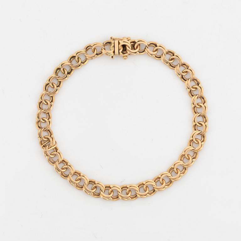 18K gold bracelet.