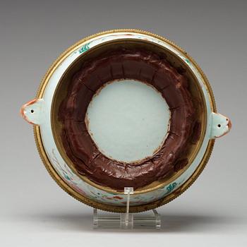 A famille rose 'double peacock' tureen, Qing dynasty, Qianlong (1736-95).