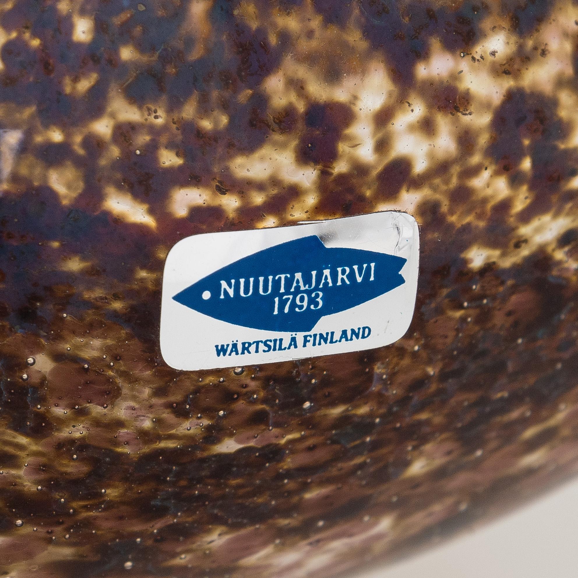 Oiva Toikka, a glass bird, signed Oiva Toikka Nuutajärvi.