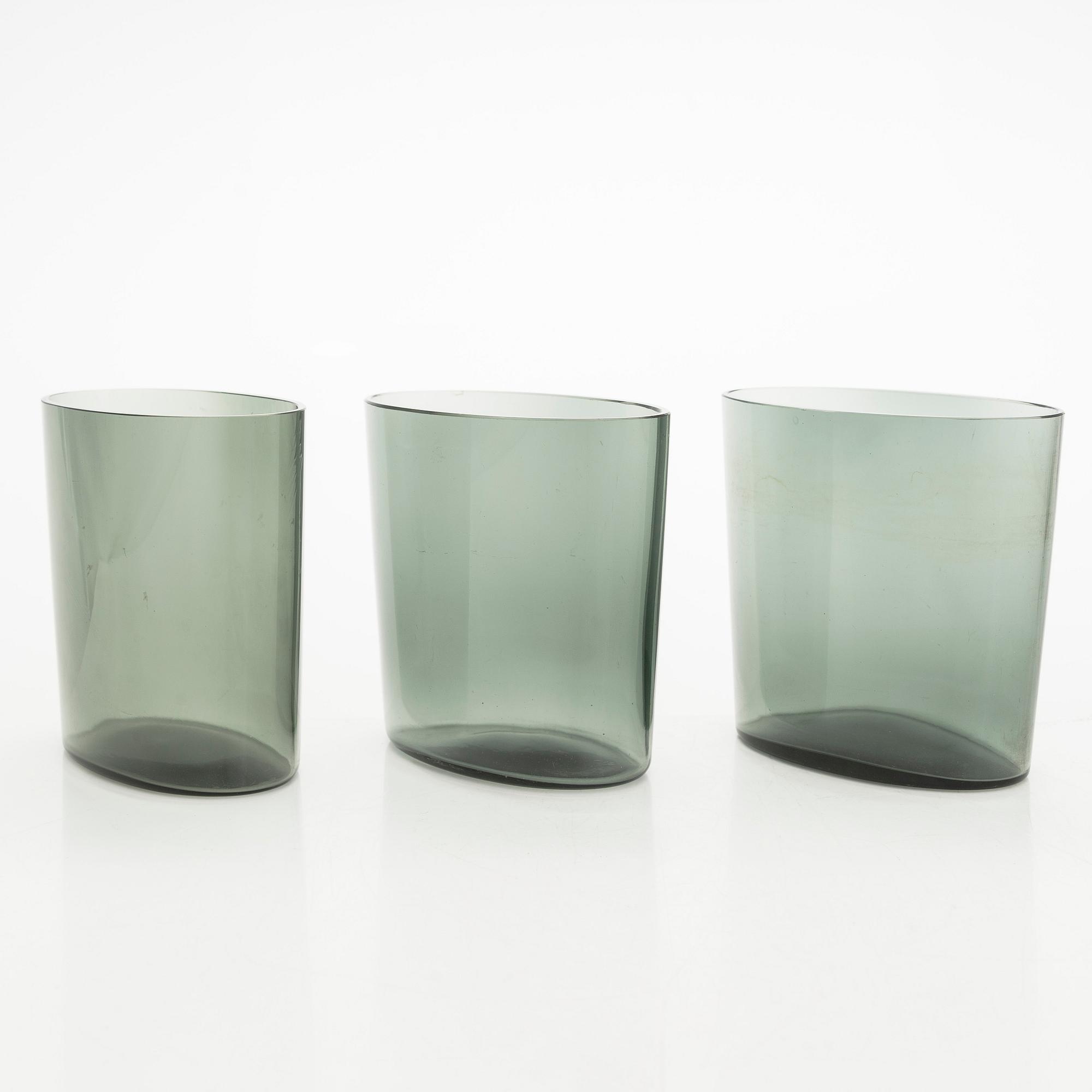 Saara Hopea, serveringsskålar, 3 st med underlag och vaser, 3 st, Nuutajärvi Notsjö.