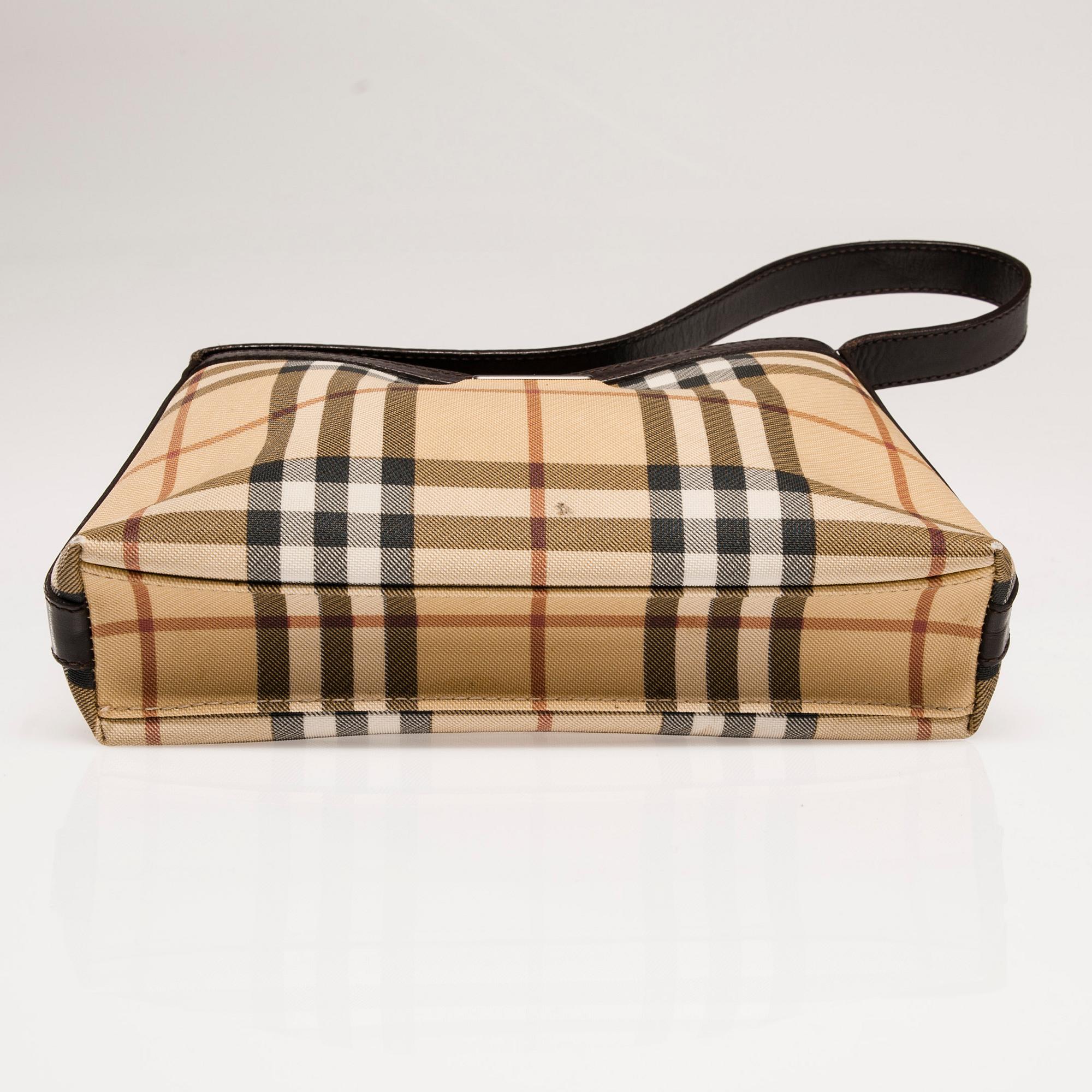 VÄSKA och NECESSÄR, Burberry.