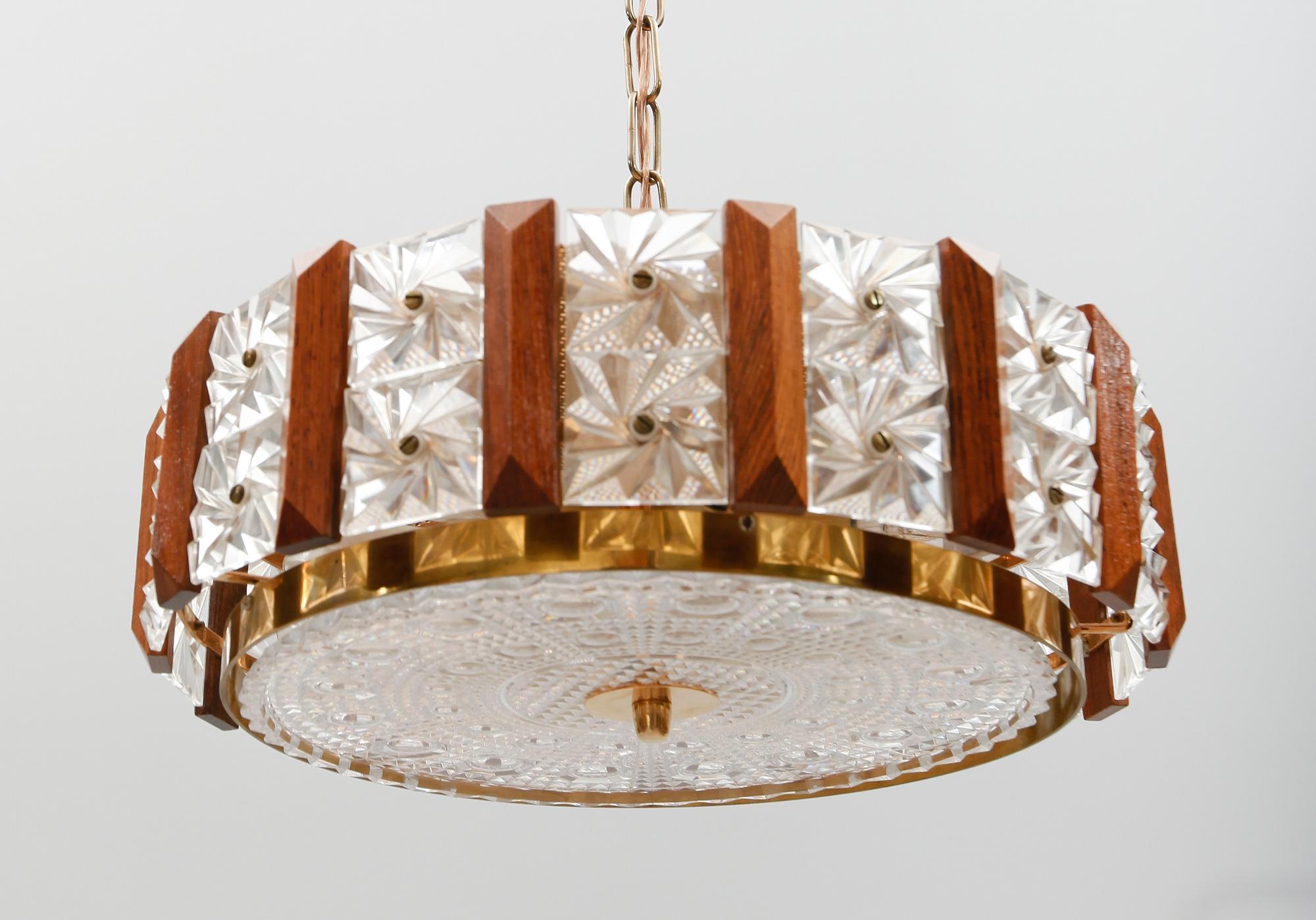 TAKLAMPA, möjligen Orrefors. Höjd 20 cm.