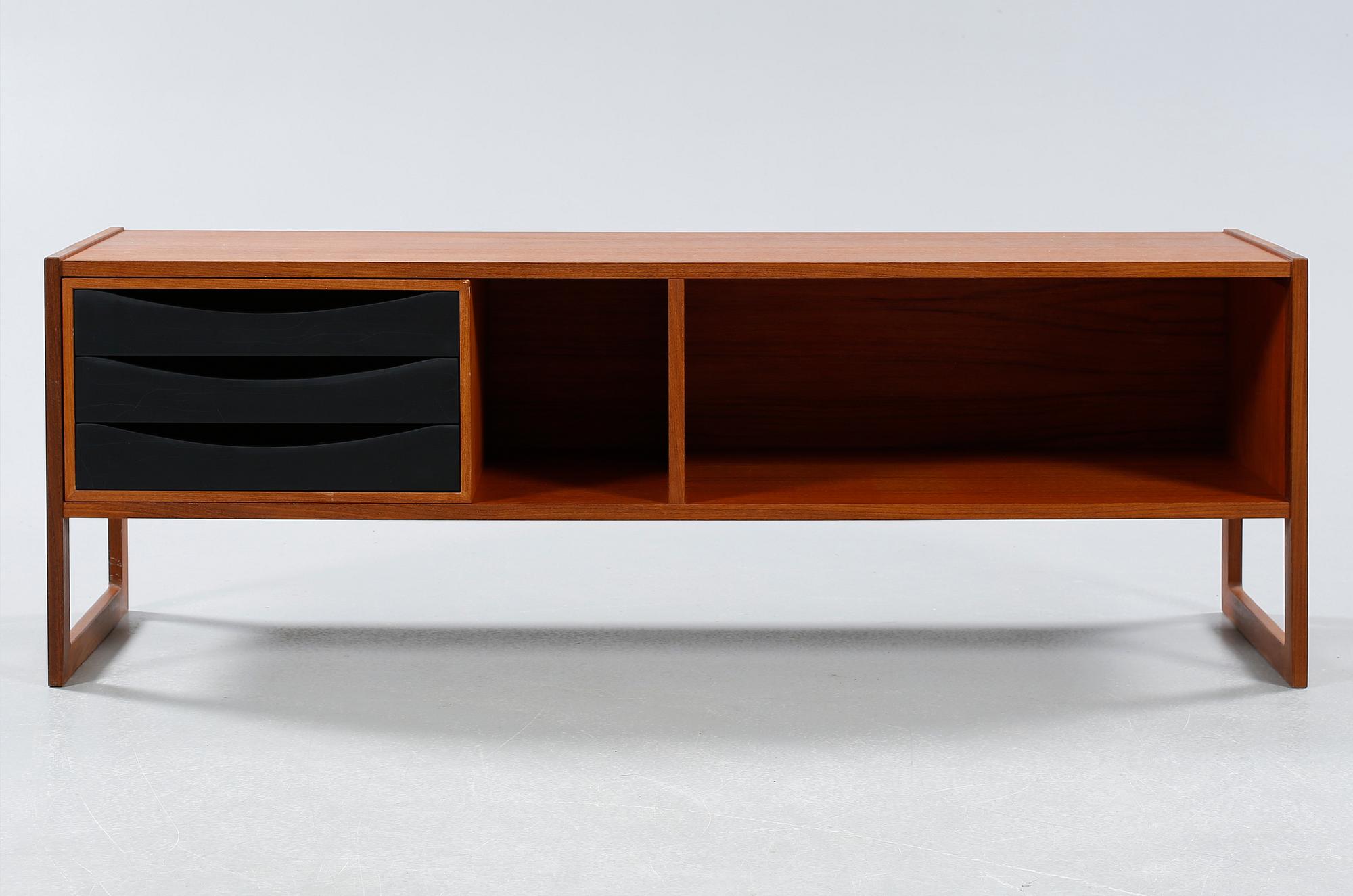 ERIK WØRTS, sideboard, "Domino", Ikea, 1900-talets tredje kvartal.