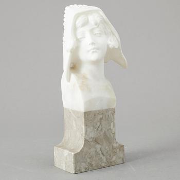 BYST, alabaster, 1900-talets första hälft.