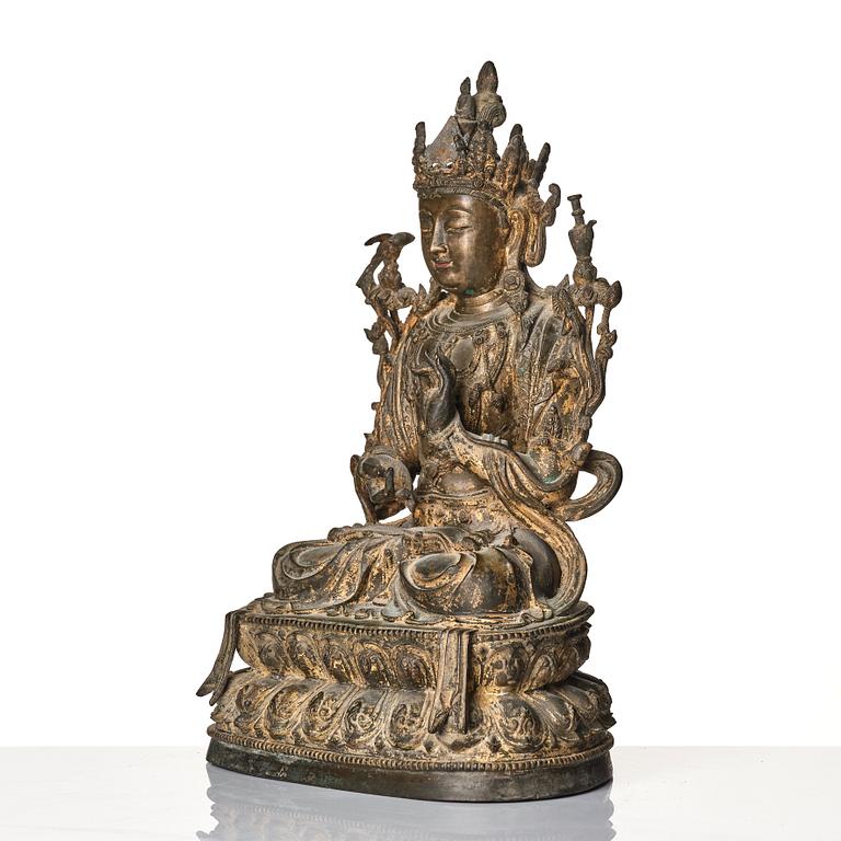 Guanyin, brons. Mingdynastin (1368-1644).