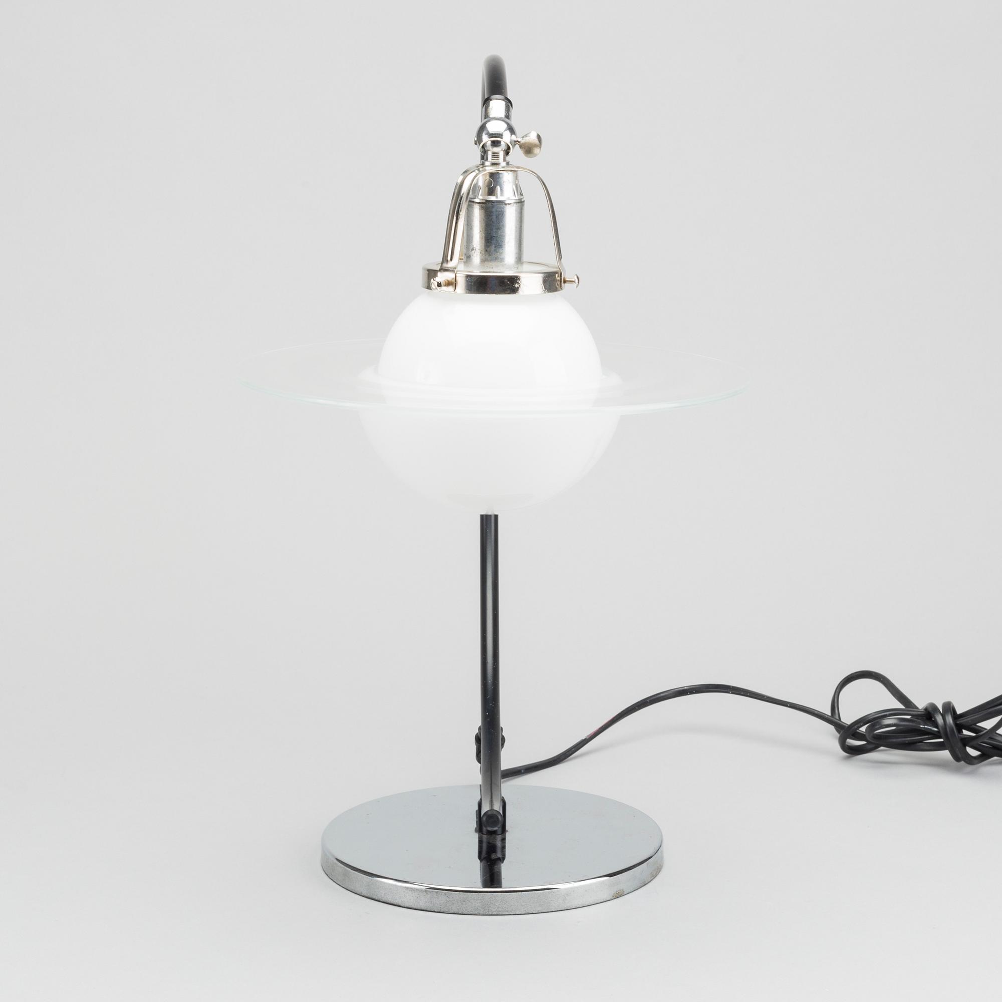 BORDSLAMPA, Saturnus-modell 1900-talets andra hälft.