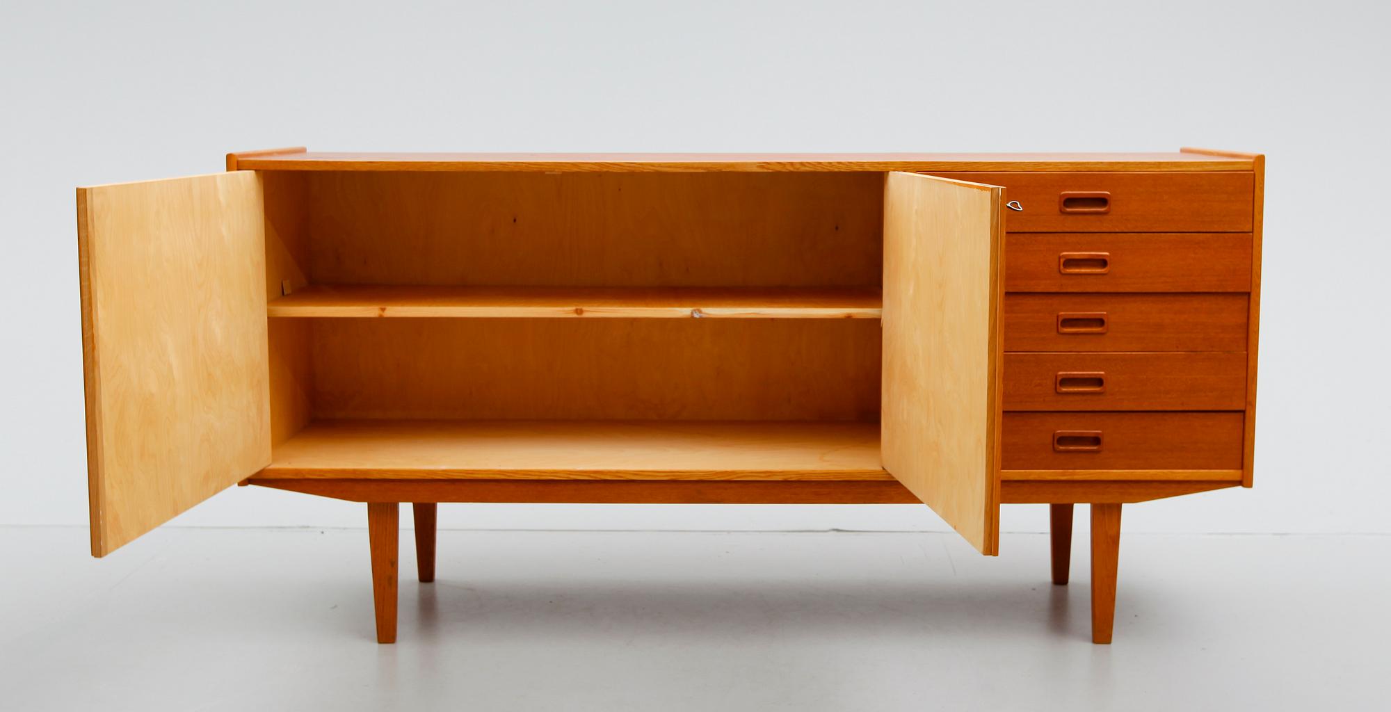 SIDEBOARD, 1900-talets mitt/andra hälft.