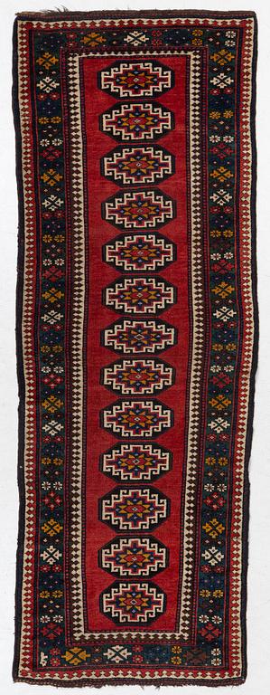 An antique Kelardasht runner, c. 305 x 105 cm.