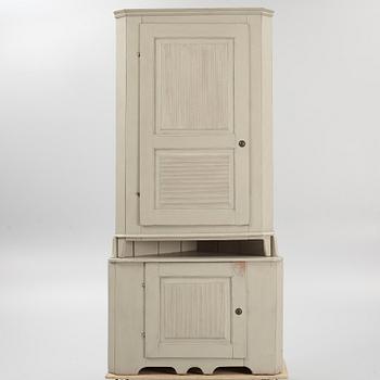 Corner cabinet, Gustavian style, 19th century.