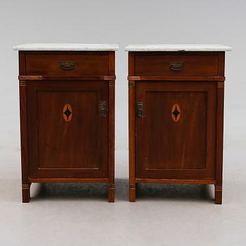 SÄNGBORD, 1 par, 1900-talets första hälft.