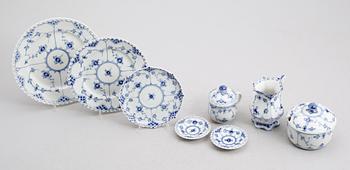 SERVISPORSLIN, 7 delar, Musselmalet, Royal Copenhagen.