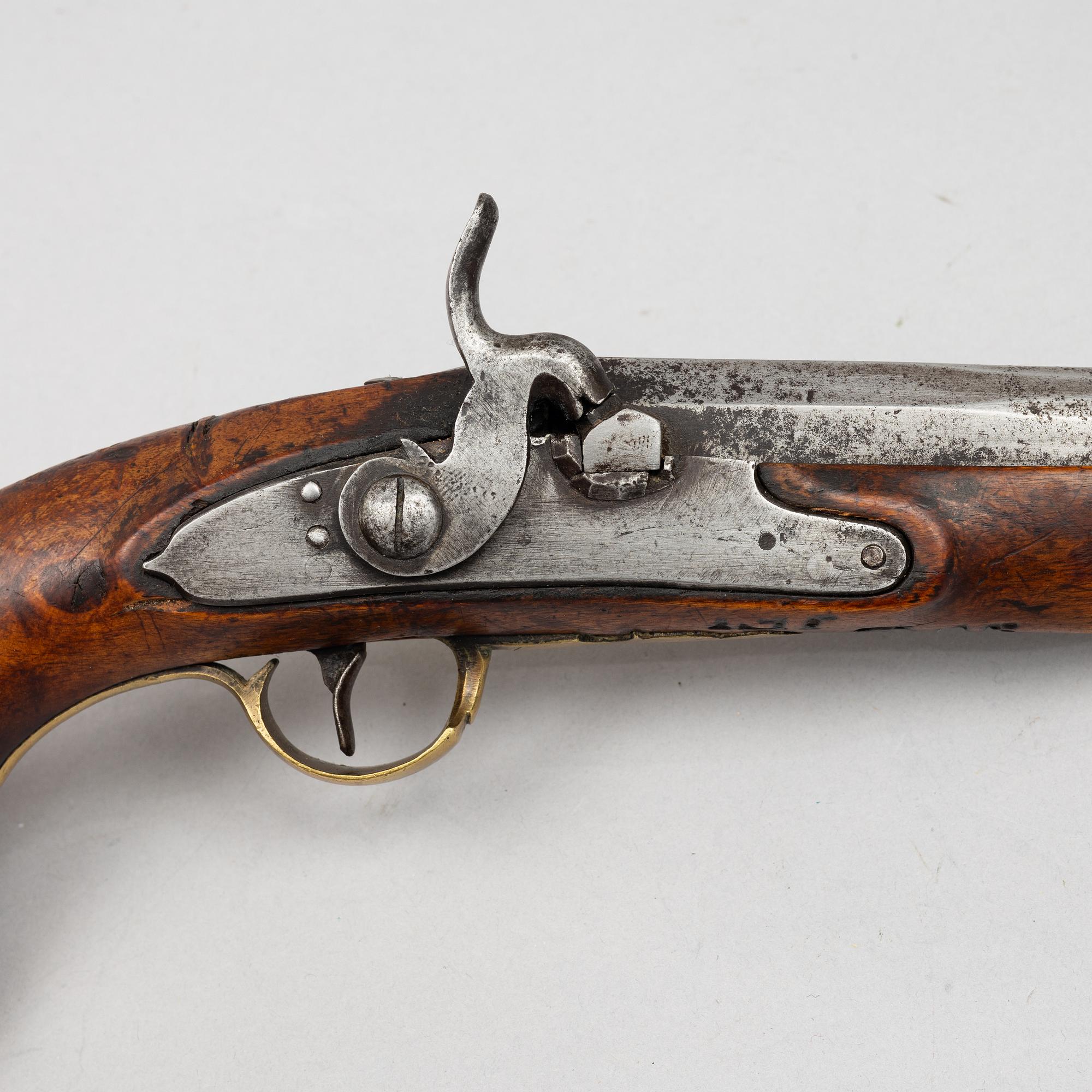 Slaglåspistol, möjligen svensk, 1800-tal, ändrad från flintlås.