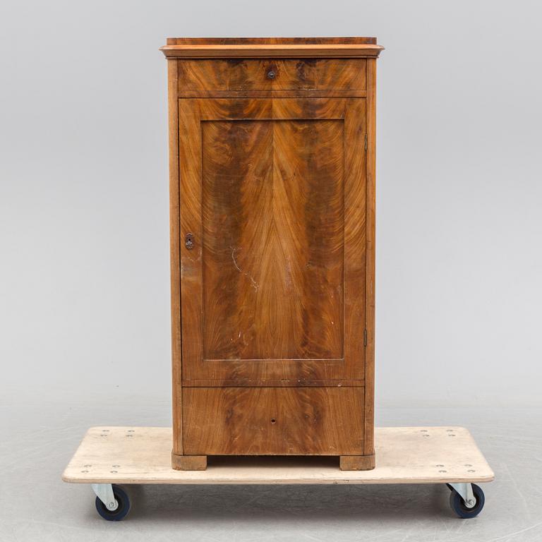 A second half of the 19th century cabinet.