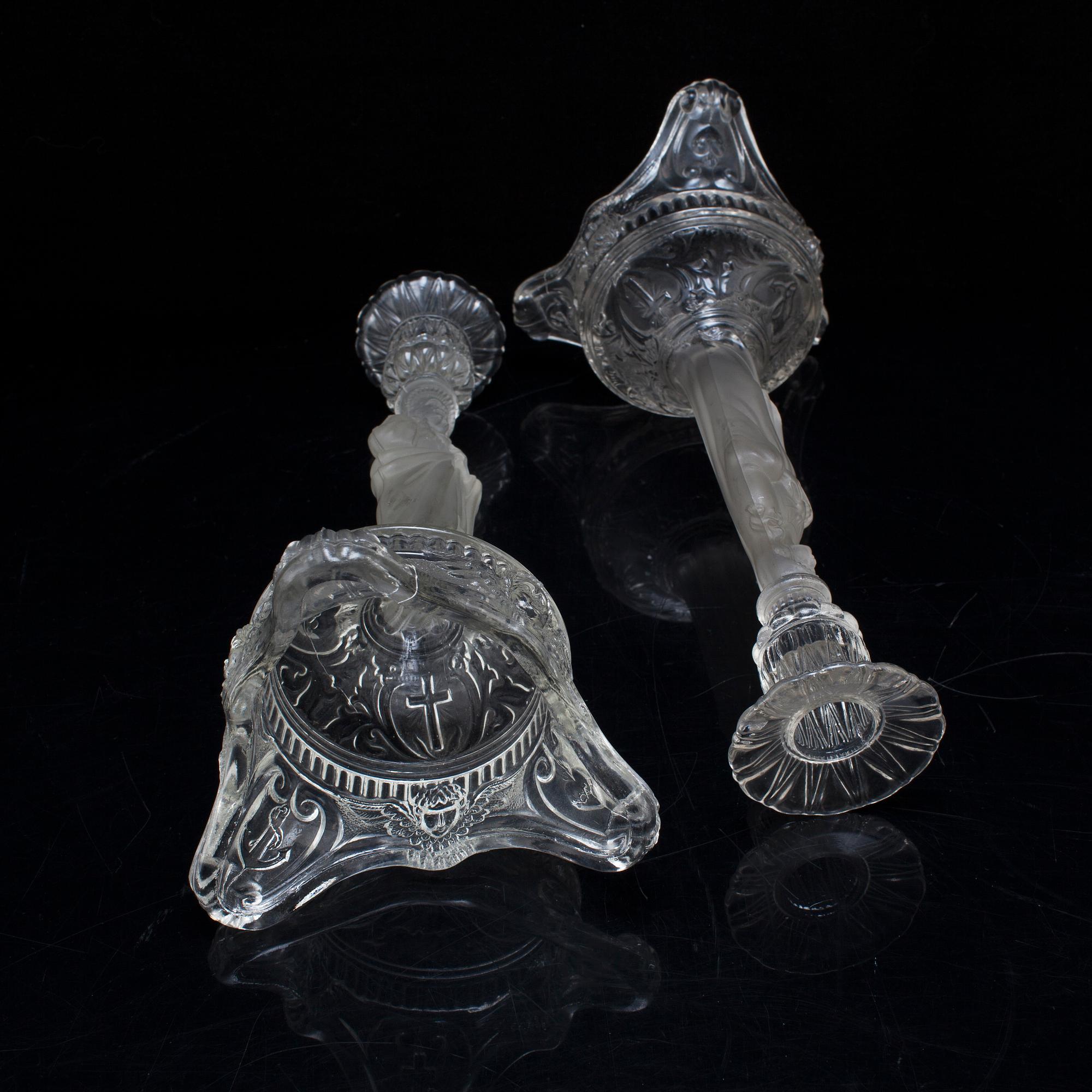 LJUSSTAKAR, ett par, pressglas, 1800-tal.