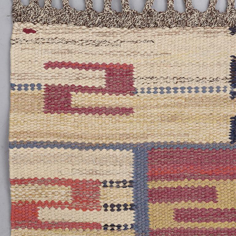 Märta Måås-Fjetterström, A RUNNER, "Röda Esset", flat weave, ca 225,5-228,5 x 112-115 cm, signed AB MMF.