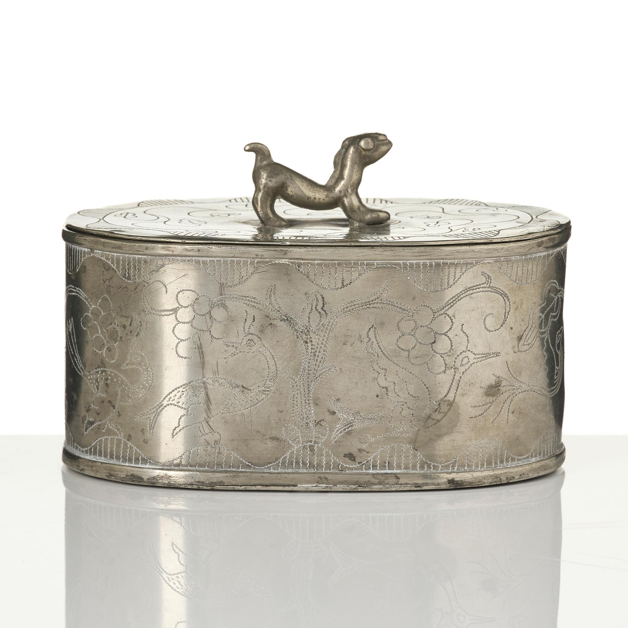Nils Fougstedt, a Swedish Grace lidded box, Stockholm, 1923.
