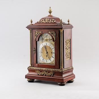 BIBLIOTEKSPENDYL, England, omkring år 1900.