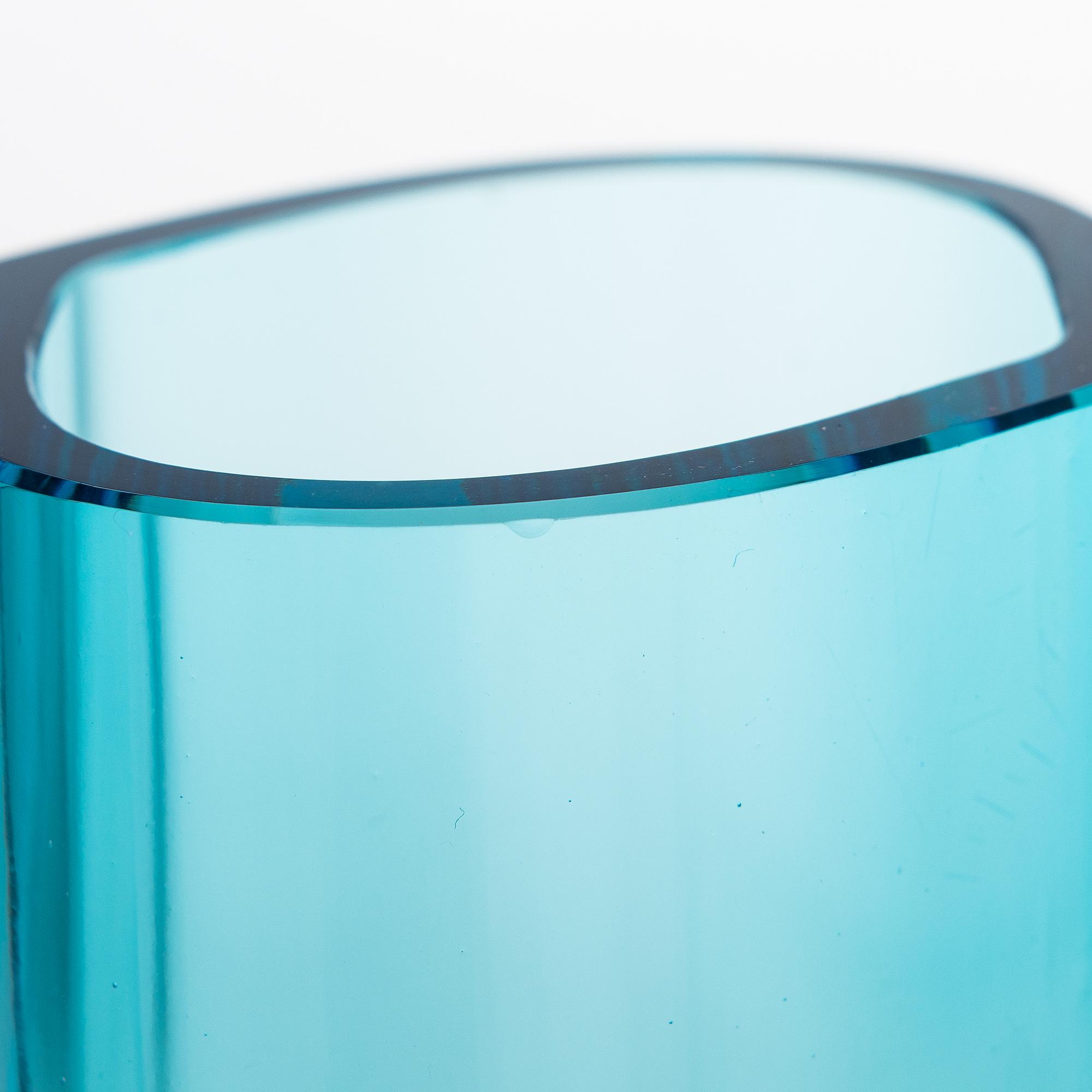 Kaj Franck, glass vase model 304, signed Nuutajärvi Notsjö.