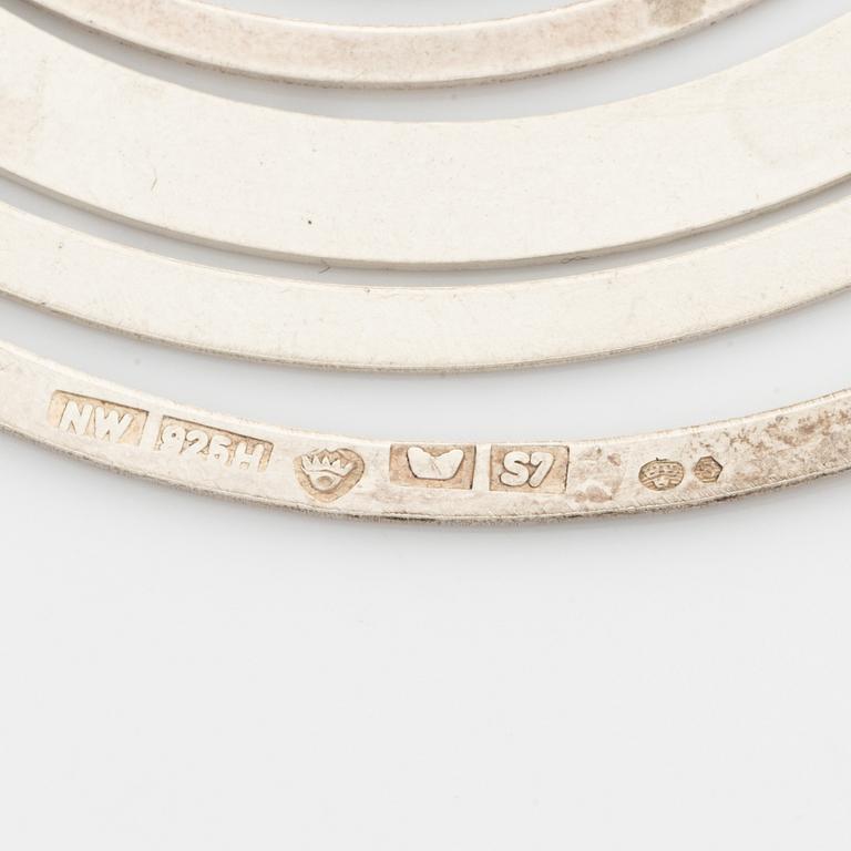 Tapio Wirkkala, Örhängen "Hopeakuu", sterlingsilver.