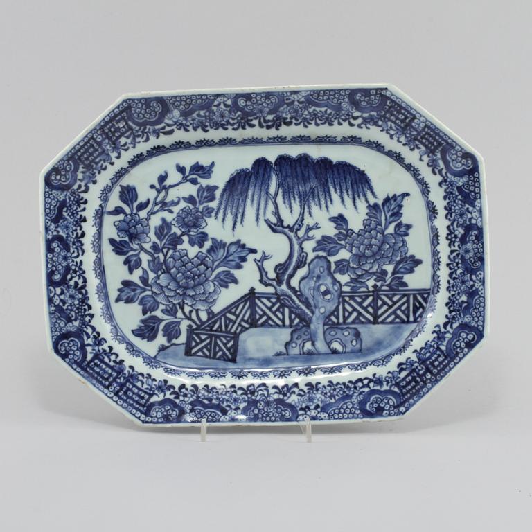 STEKFAT, porslin, Kina, 1700-tal.