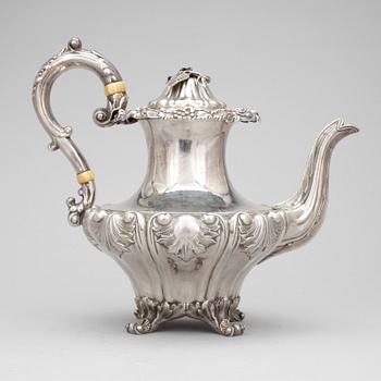 KAFFEKANNA, silver, nyrokoko, Gustaf Möllenborg, Stockholm 1838, vikt ca 1100 g.