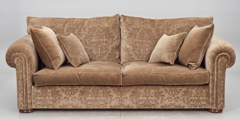 SOFFA, Waldorf Grand Sofa. 1900-talets slut.