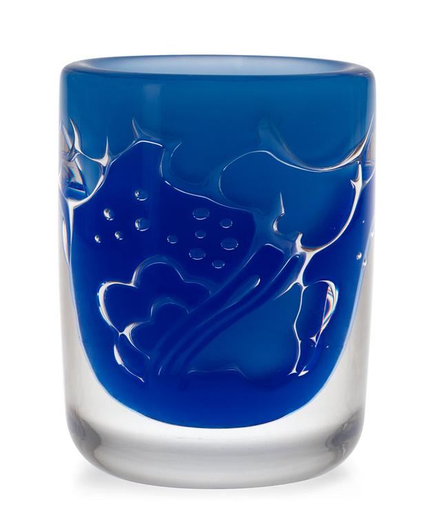 An Olle Alberius 'ariel' glass vase, Orrefors 1979.